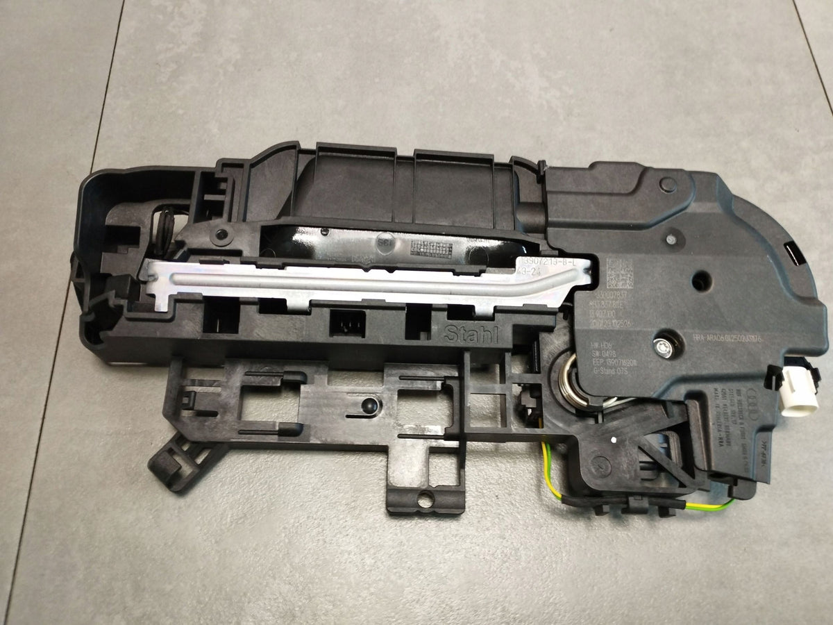 Audi A5 b10 Exterior handle left rear 8B3837811E