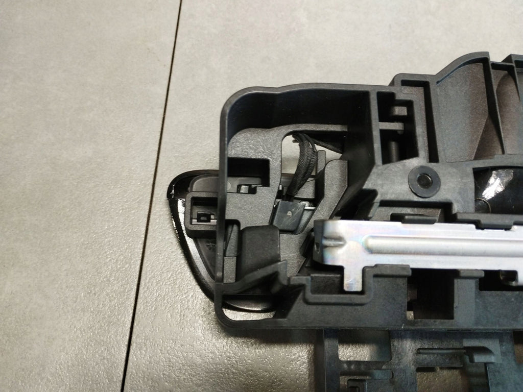 Audi A5 b10 Exterior handle left rear 8B3837811E