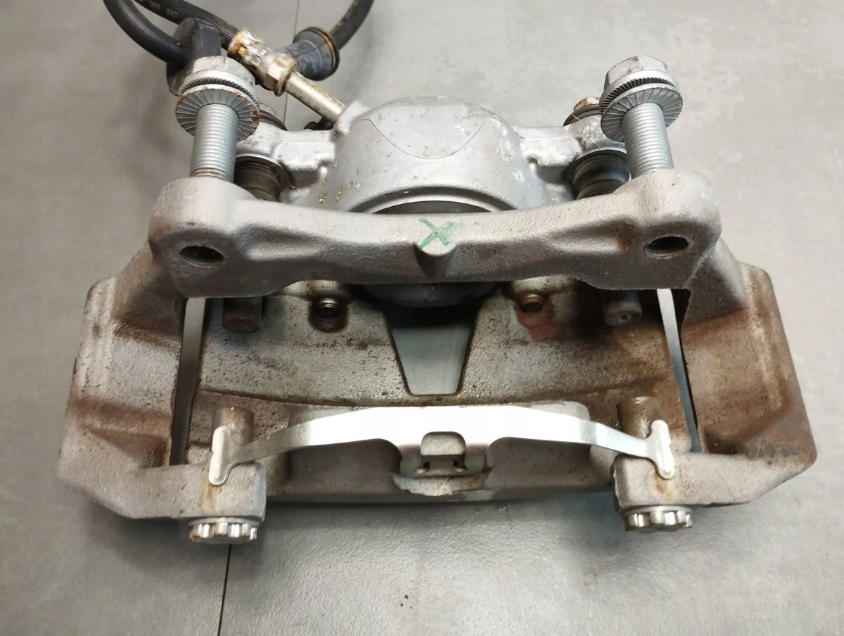 Audi A6 C7 4G CLAMP RIGHT FRONT 4G0106BM