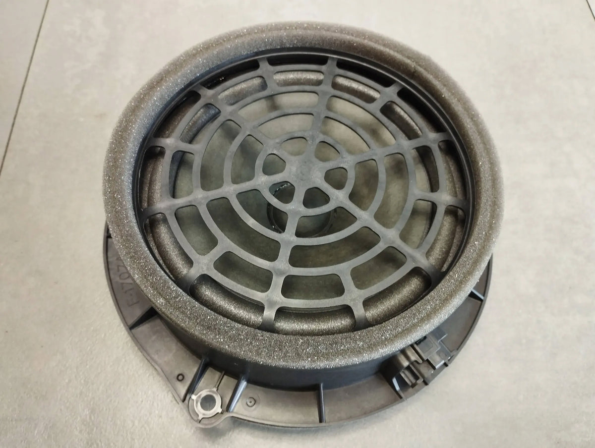 Audi A6 C7 4G DOOR SPEAKER REAR 4G1035411