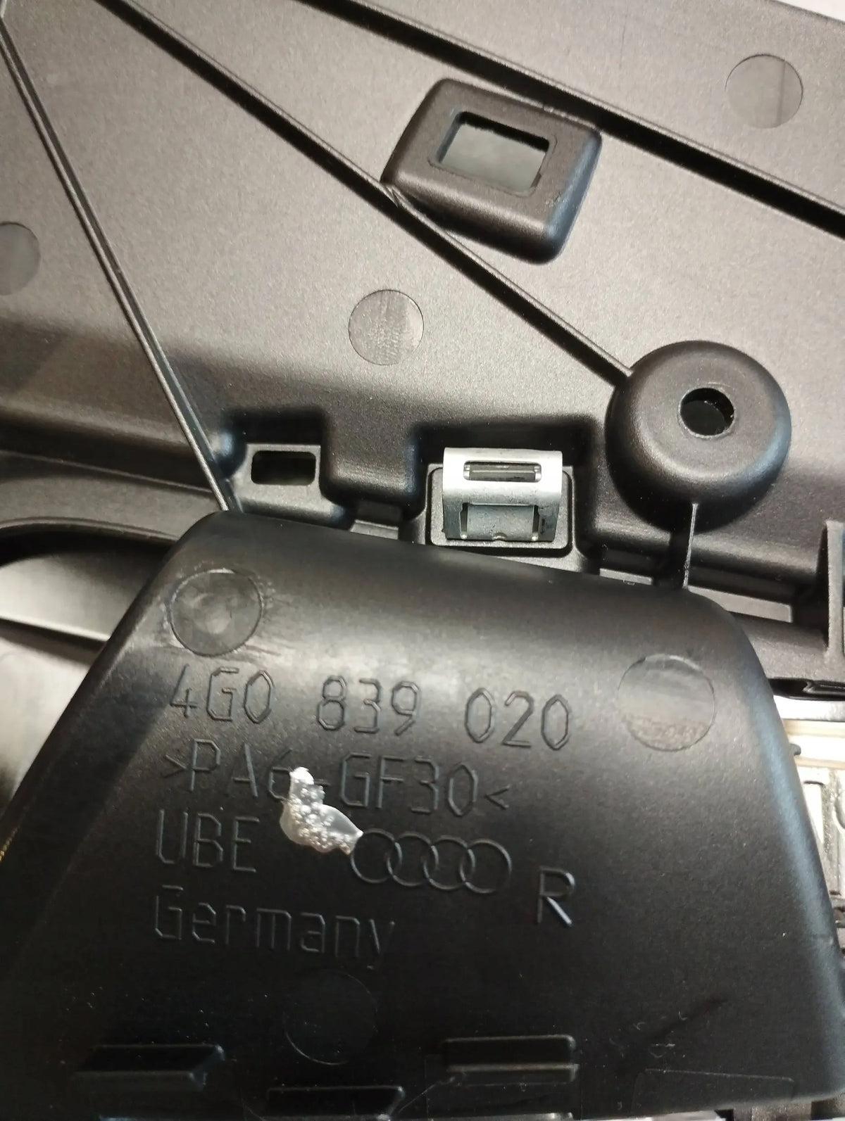 Audi A6 C7 4G INTERIOR DOOR HANDLE RIGHT REAR 4G0839020