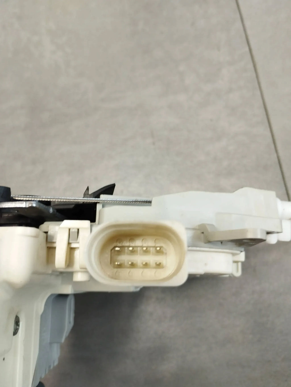 Audi A6 C7 4G LOCK LEFT REAR 4G0839015C