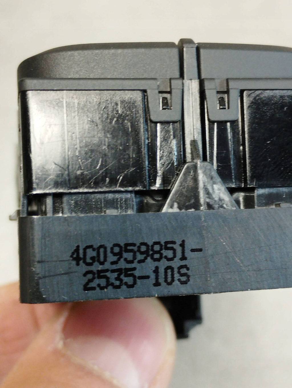 Audi A7 4G 2016 WINDOW SWITCH LEFT FRONT 4G0959851