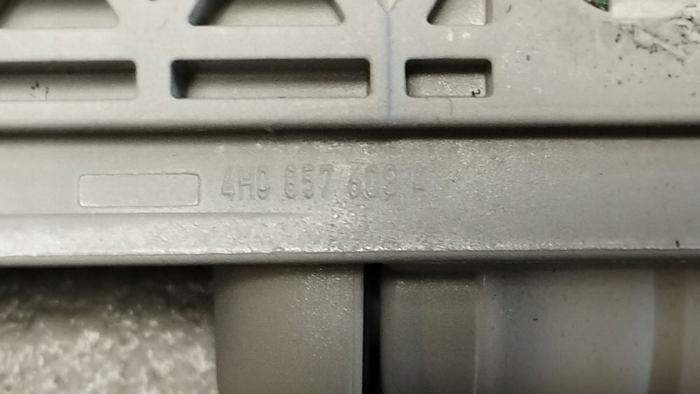Audi A8 D4 4H HEADLINER HANDLE 4H0857608A