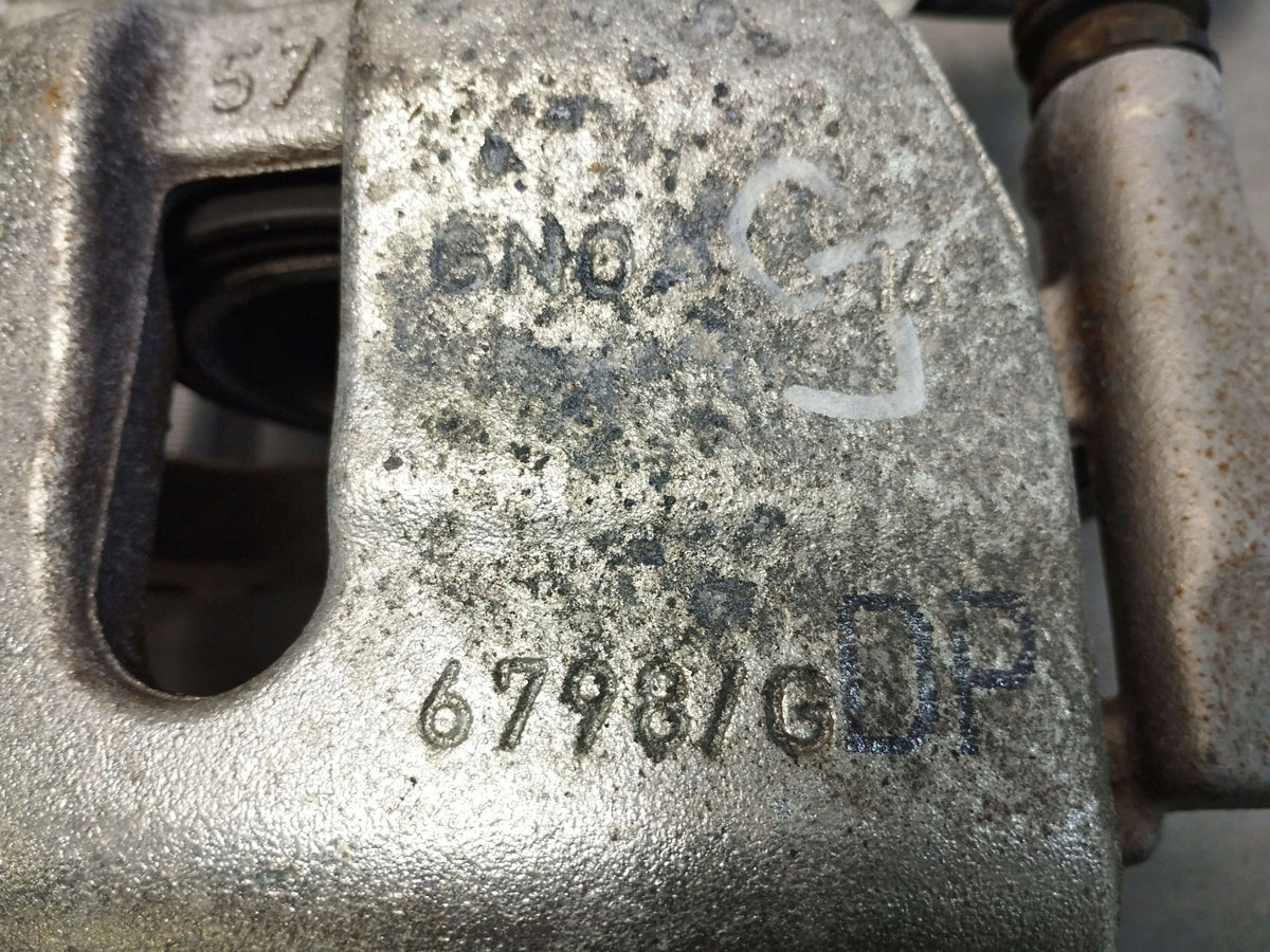 Audi Q3 F3 83A CLAMP LEFT FRONT 3Q0105H