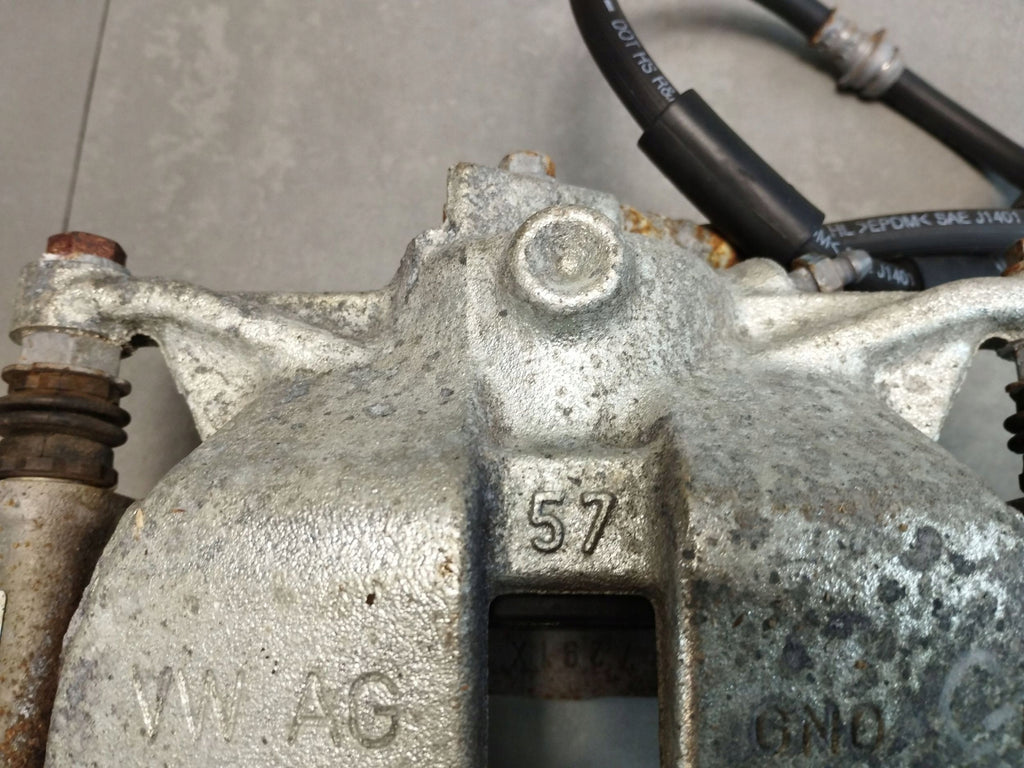 Audi Q3 F3 83A CLAMP LEFT FRONT 3Q0105H