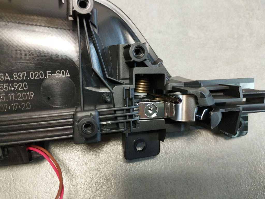 Audi Q3 F3 83A INTERIOR HANDLE RIGHT REAR 83A837020F