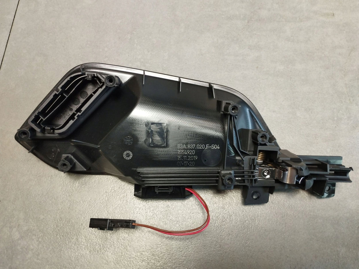 Audi Q3 F3 83A INTERIOR HANDLE RIGHT REAR 83A837020F