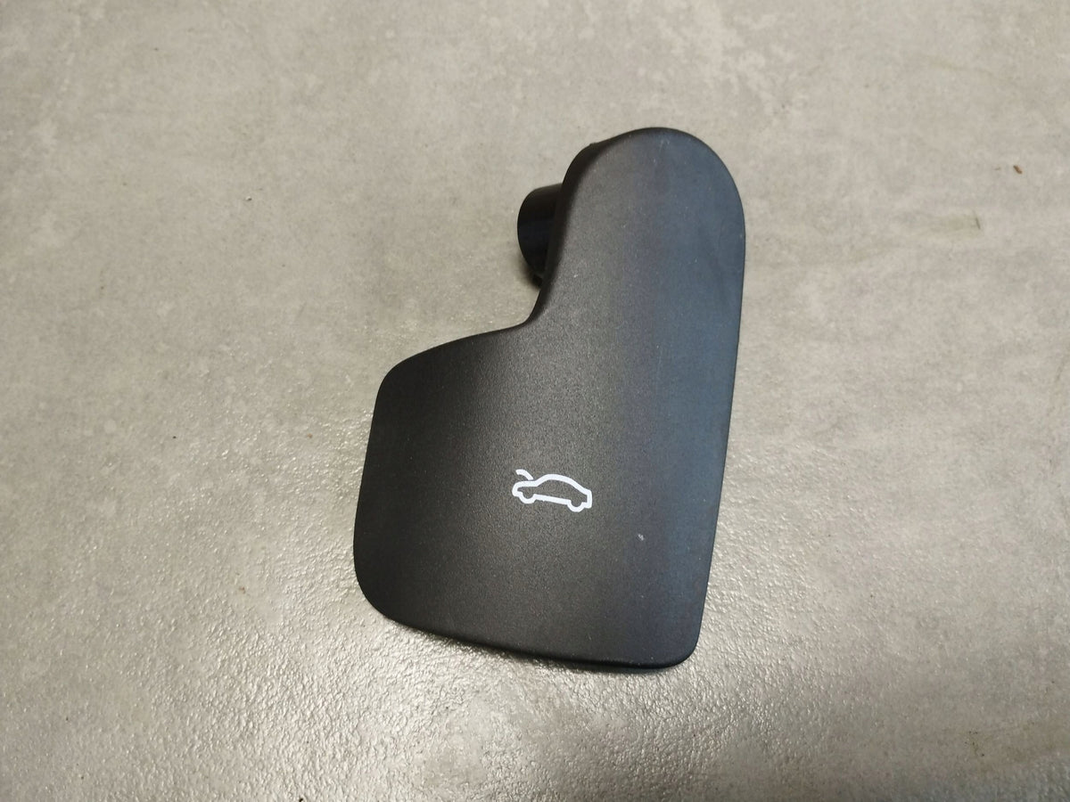 Audi Q3 F3 83A Mask opening handle 83B823533A