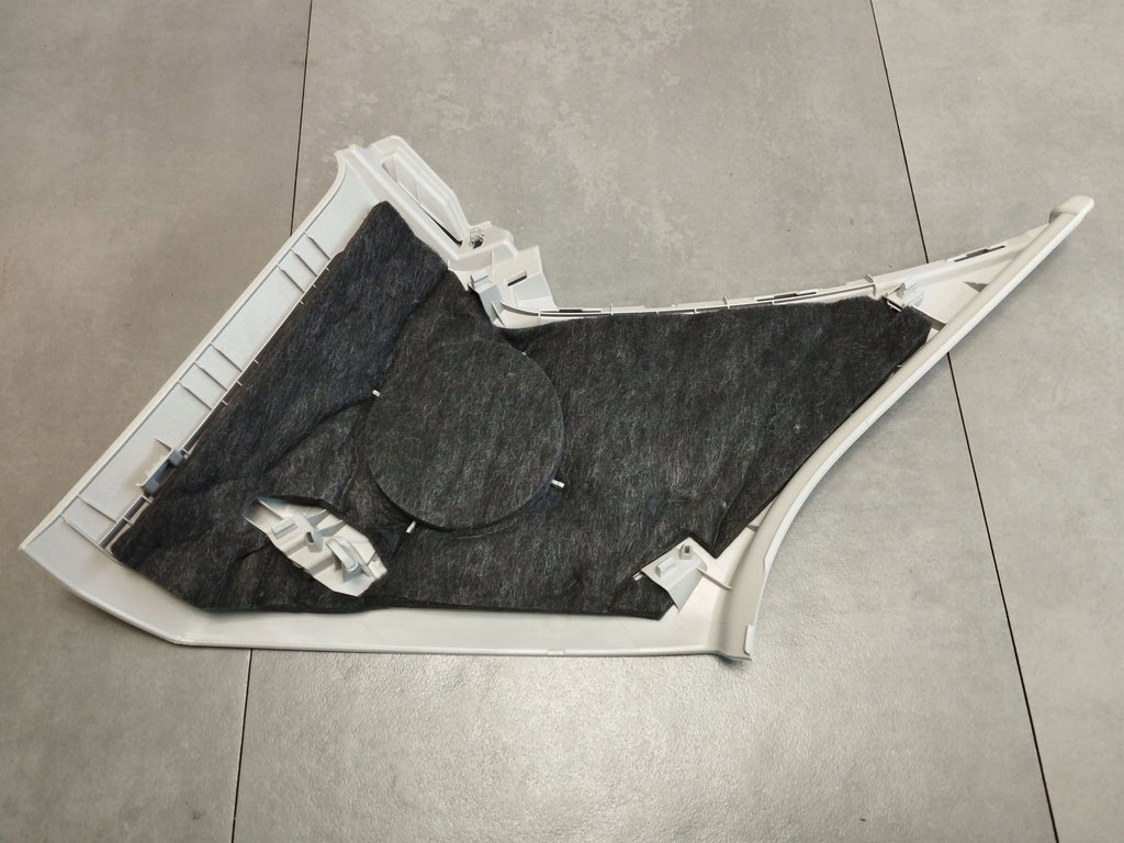 Audi Q3 F3 83A POST COVER RIGHT REAR 83A867246