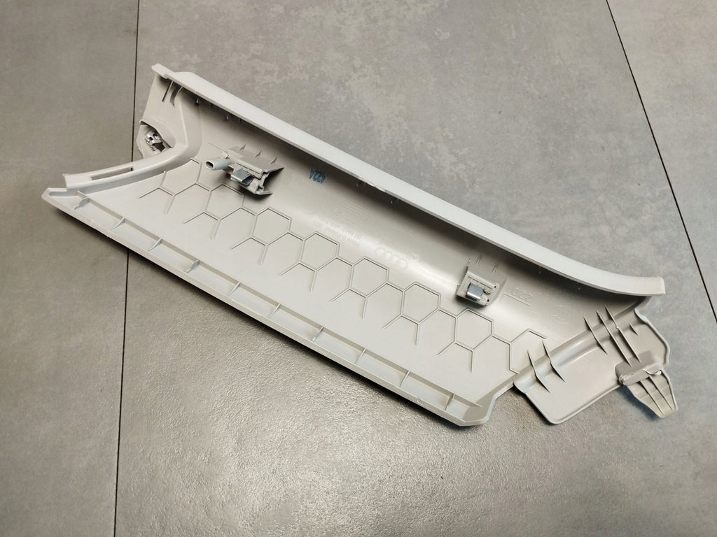 Audi Q3 F3 83A Post cover C LEFT 83A867287