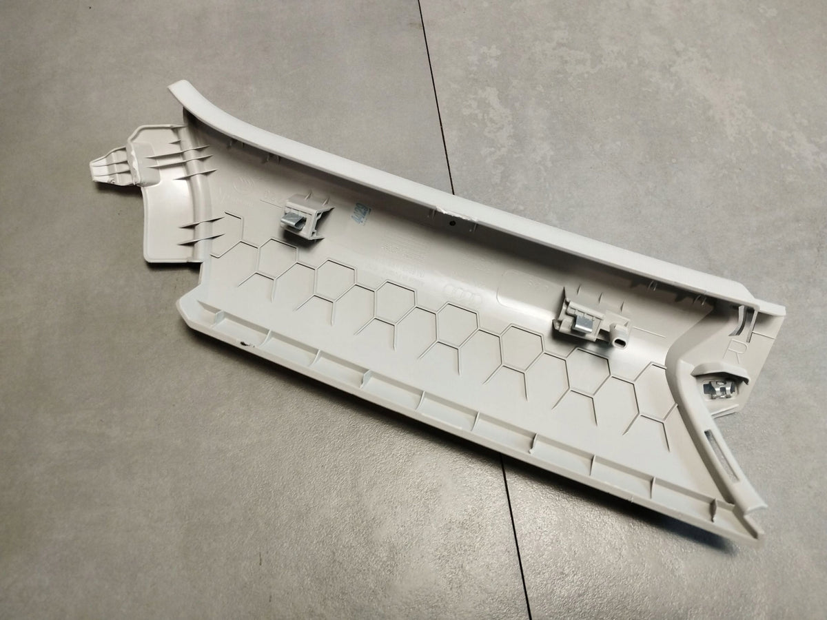 Audi Q3 F3 83A Post cover C RIGHT 83A867288