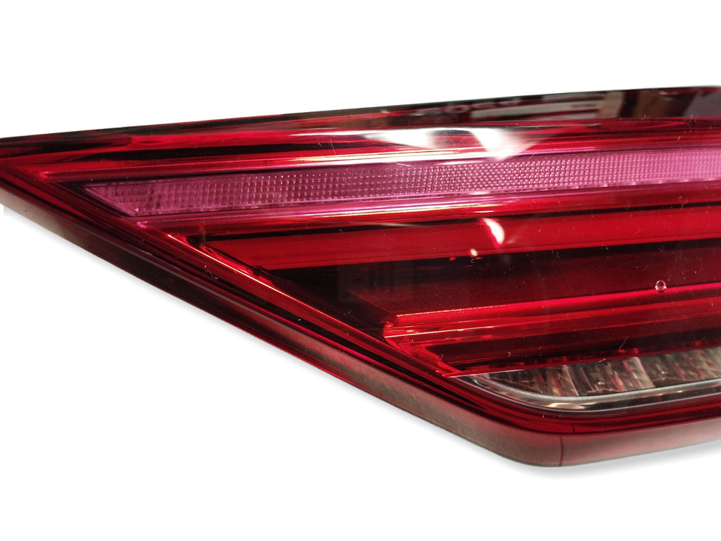 Audi Q3 F3 83a Right rear flap lamp 83A945094 europe