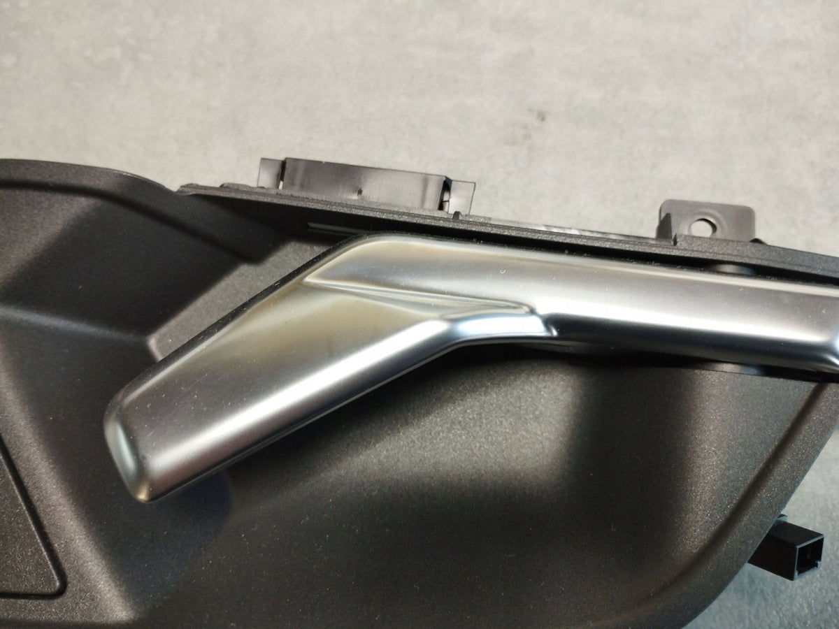Audi Q3 F3 Interior door handle right front 83A837020F