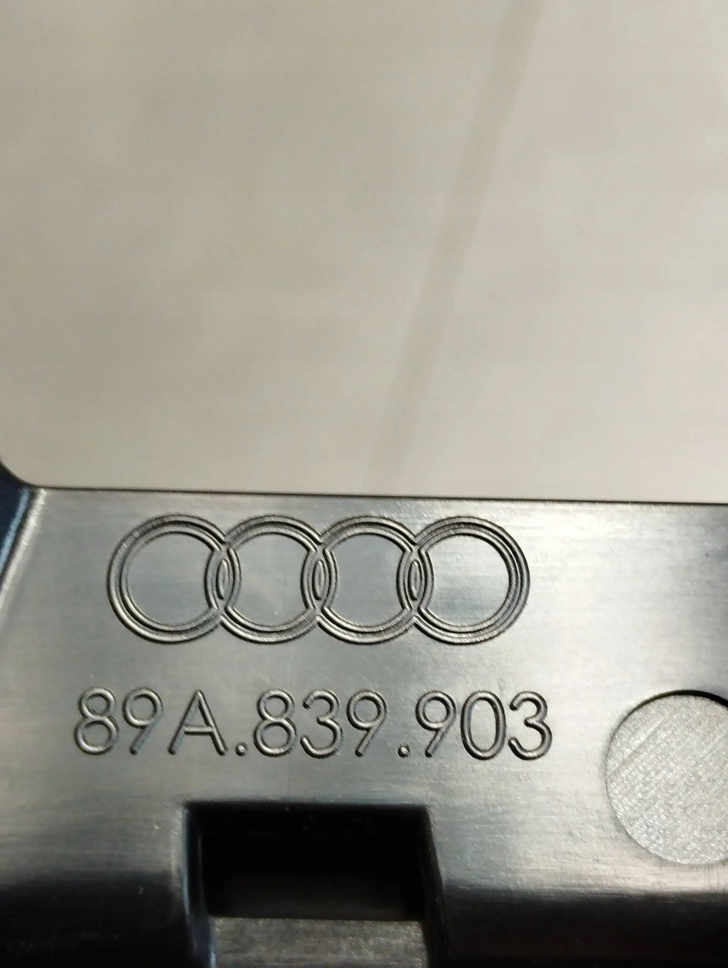 Audi Q4 e-tron POST COVER 89A839903
