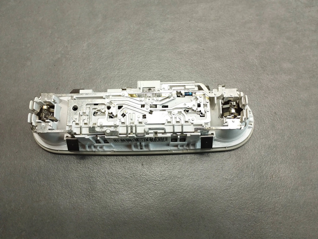 Audi Q5 8R INTERIOR LAMP 8T0947111A