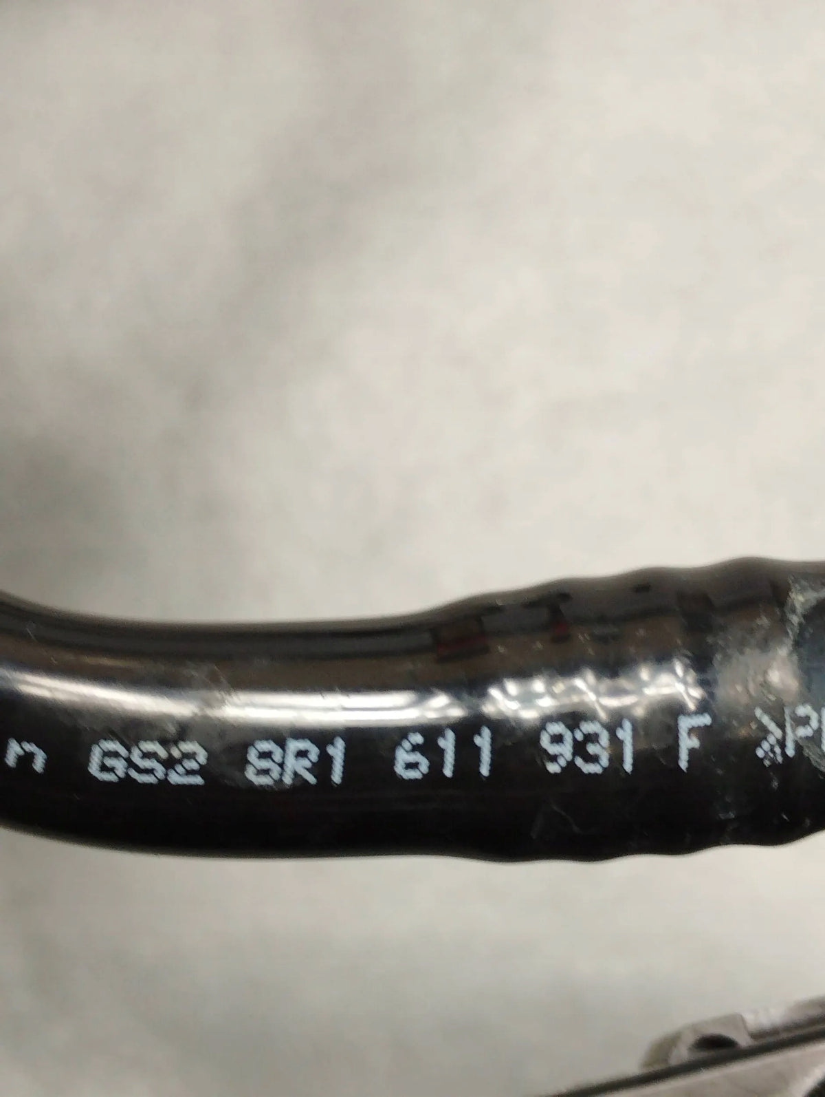 Audi Q5 8R VACUUM CABLE VALVE 8R1611931F