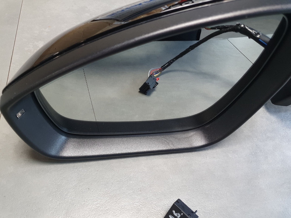 Audi Q6 e-tron Electric mirror left 16+4 pins camera 85H857409AF