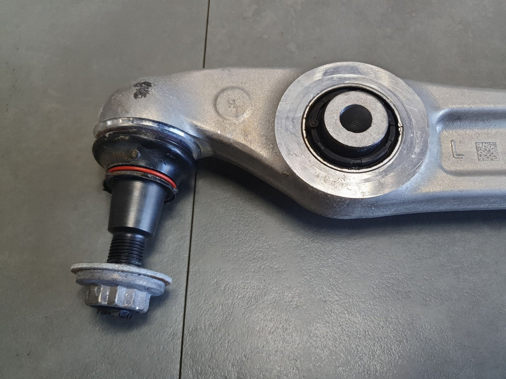 Audi Q6 e-tron Front Left Control Arm Front 85E407151M