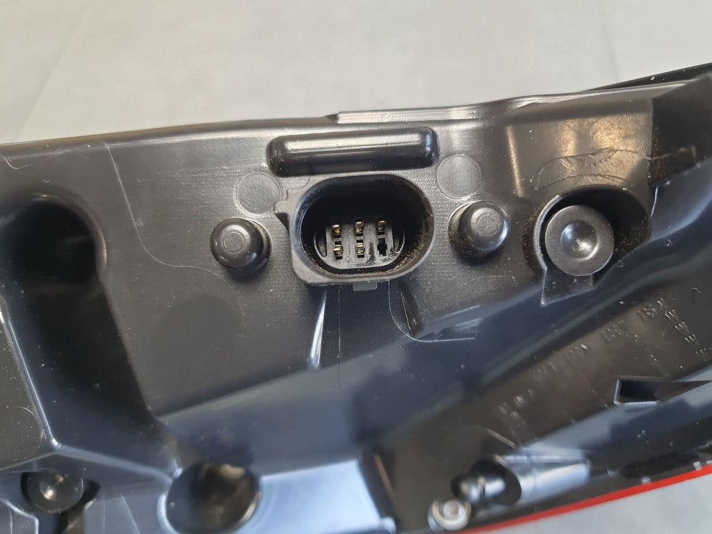 Audi Q6 e-tron Lamp left rear oled 85H945207