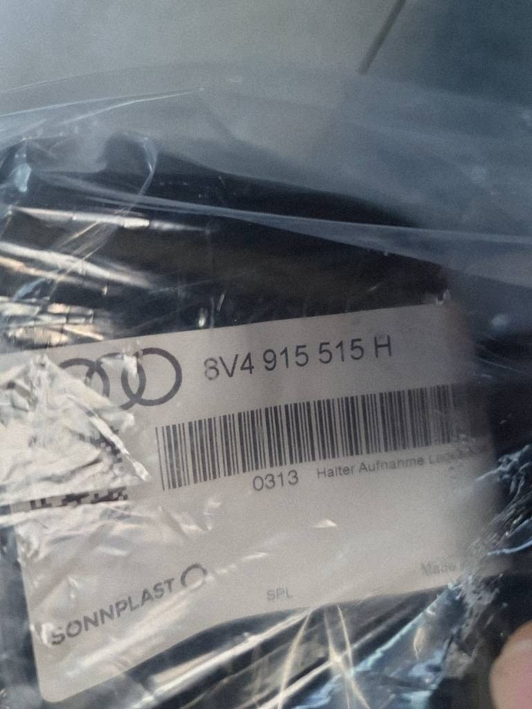Audi Q6 e-tron charger holder 8V4915706L