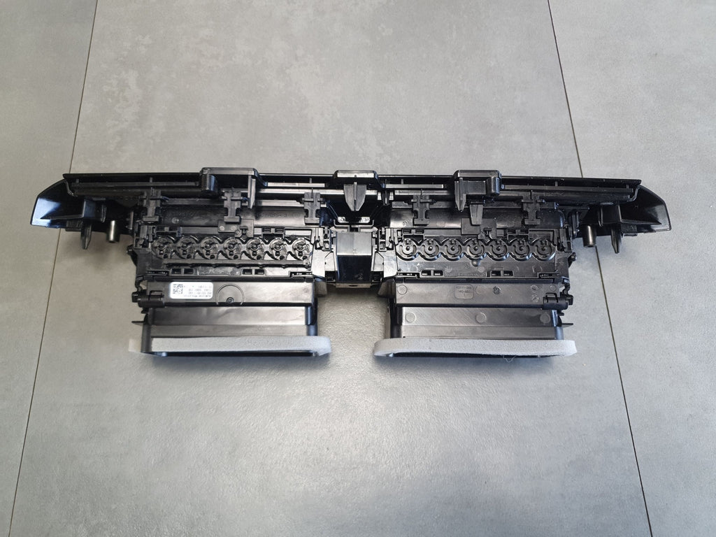 Audi Q6 e-tron middle air supply grille 85E820951C