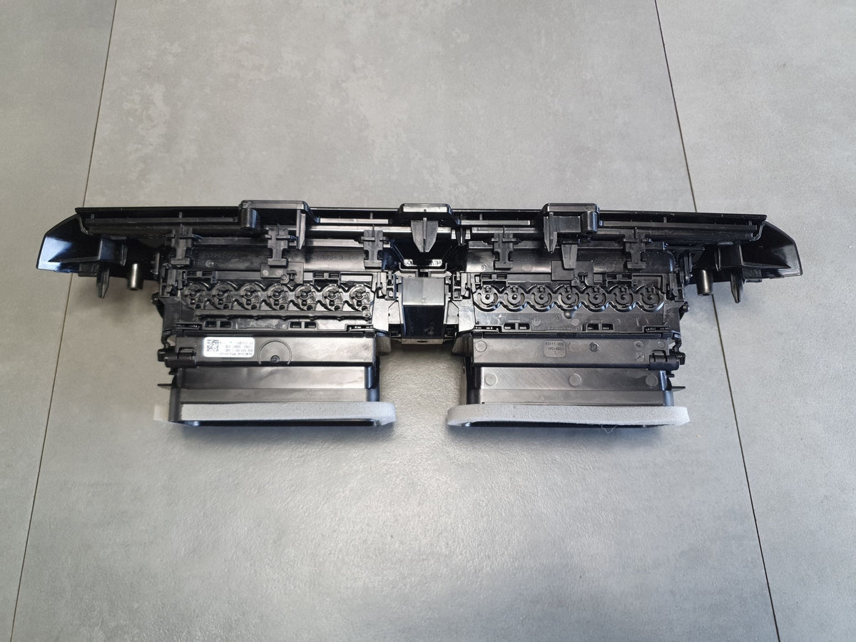 Audi Q6 e-tron middle air supply grille 85E820951C