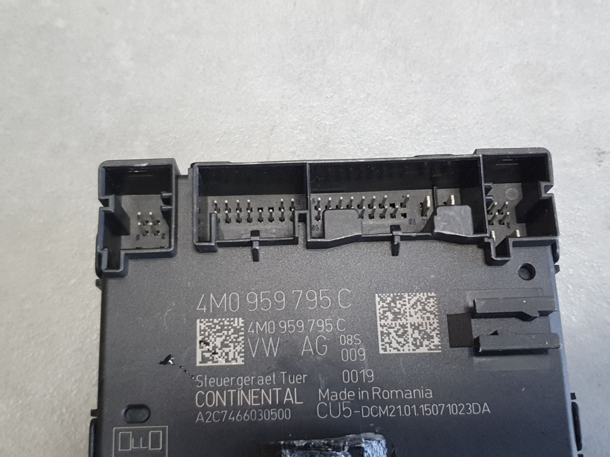 Audi Q7 4M Door module right rear 4M0959795C