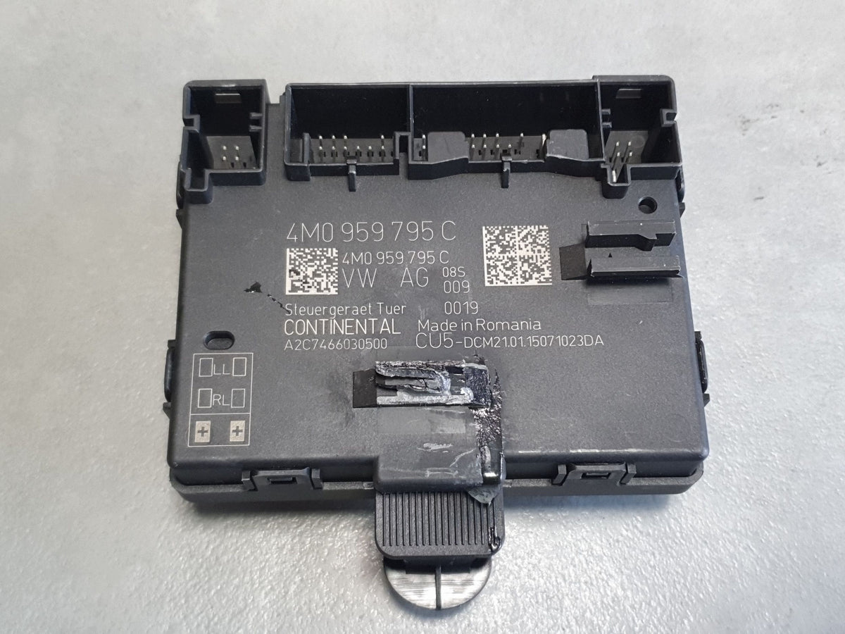 Audi Q7 4M Door module right rear 4M0959795C
