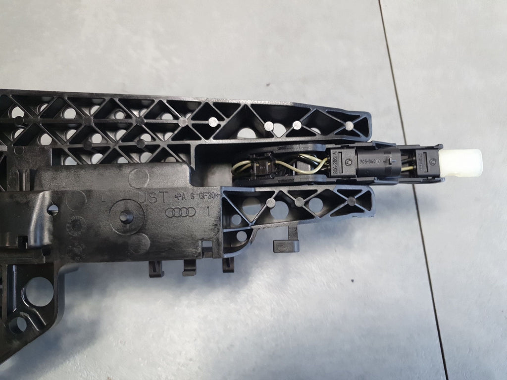 Audi Q7 4M Exterior door handle left rear 4H0837205