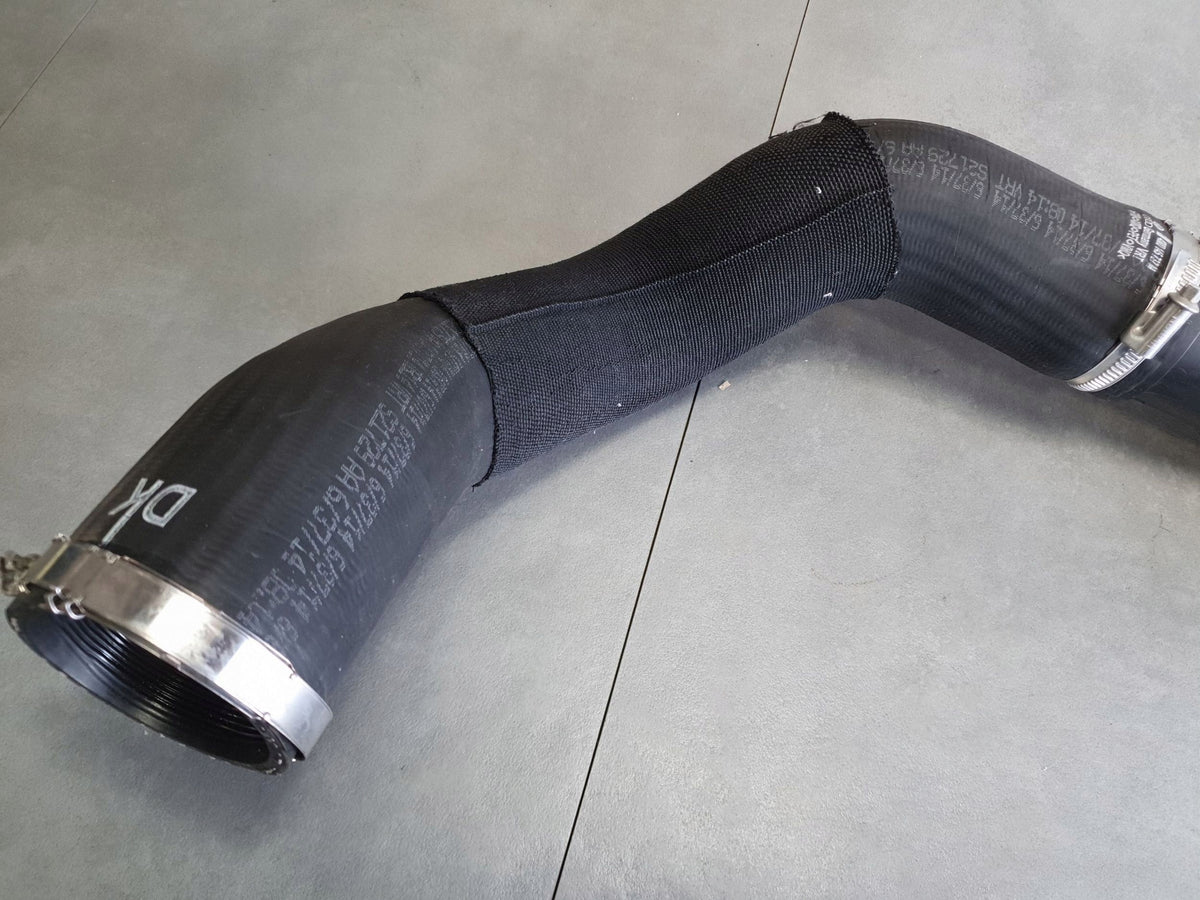 Audi Q7 4M Intercooler hose pipe 4M0145737M 4M0145709G