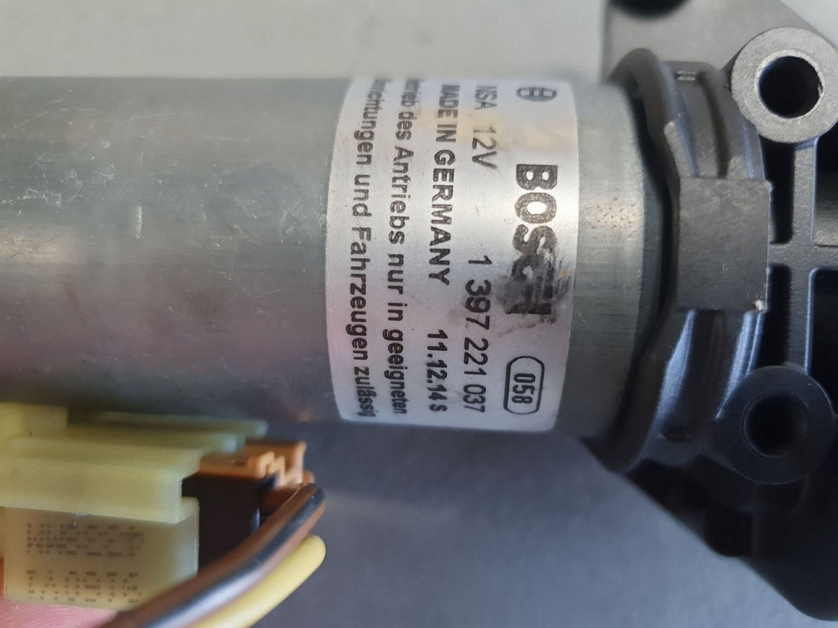 Audi Q7 4M Tailgate actuator right 4M0827852A
