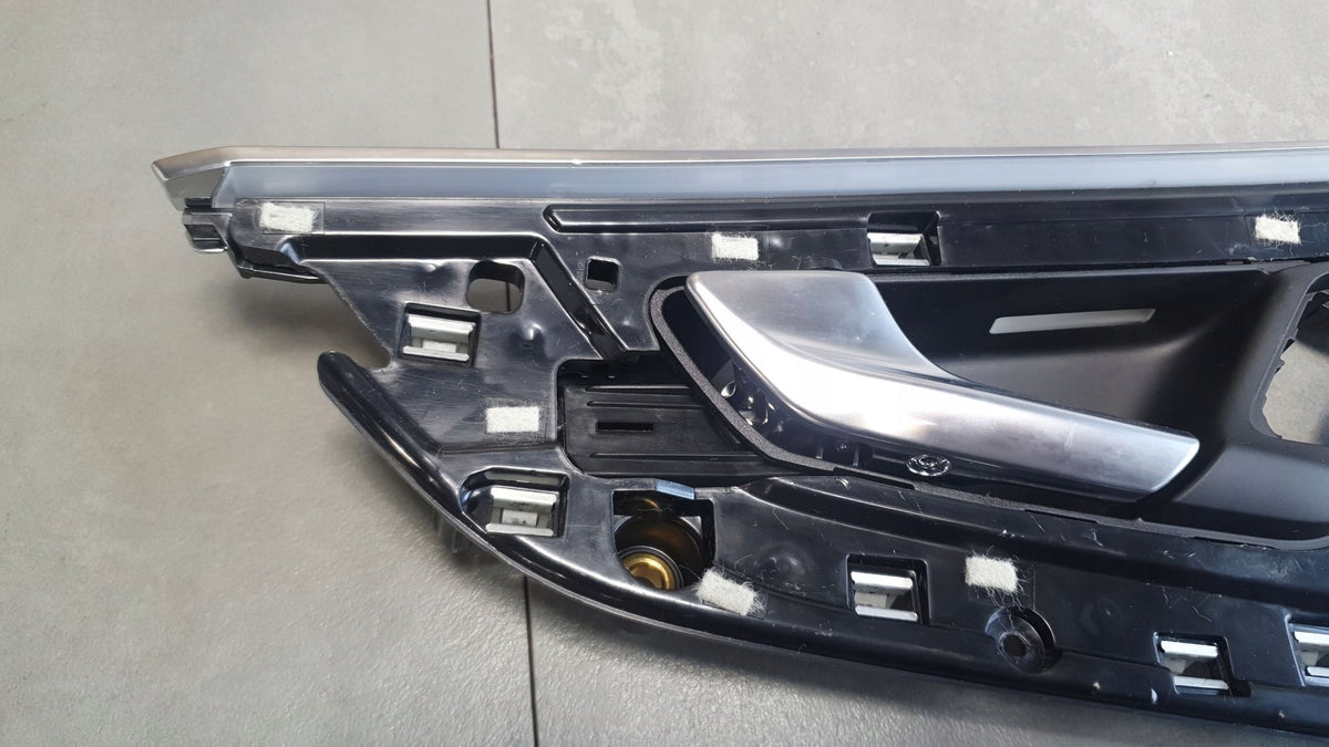 Audi Q8 Interior door handle left front 4M0837019C