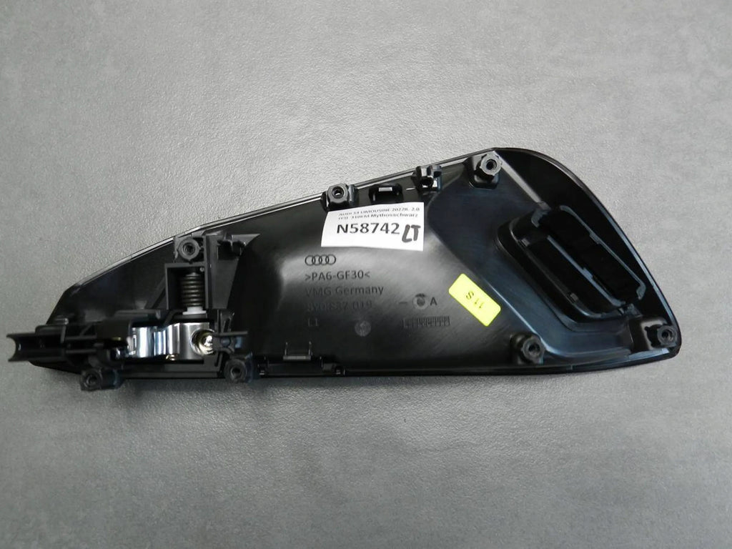 Audi S3 A3 8Y DOOR HANDLE EXT LEFT REAR 8Y0837019