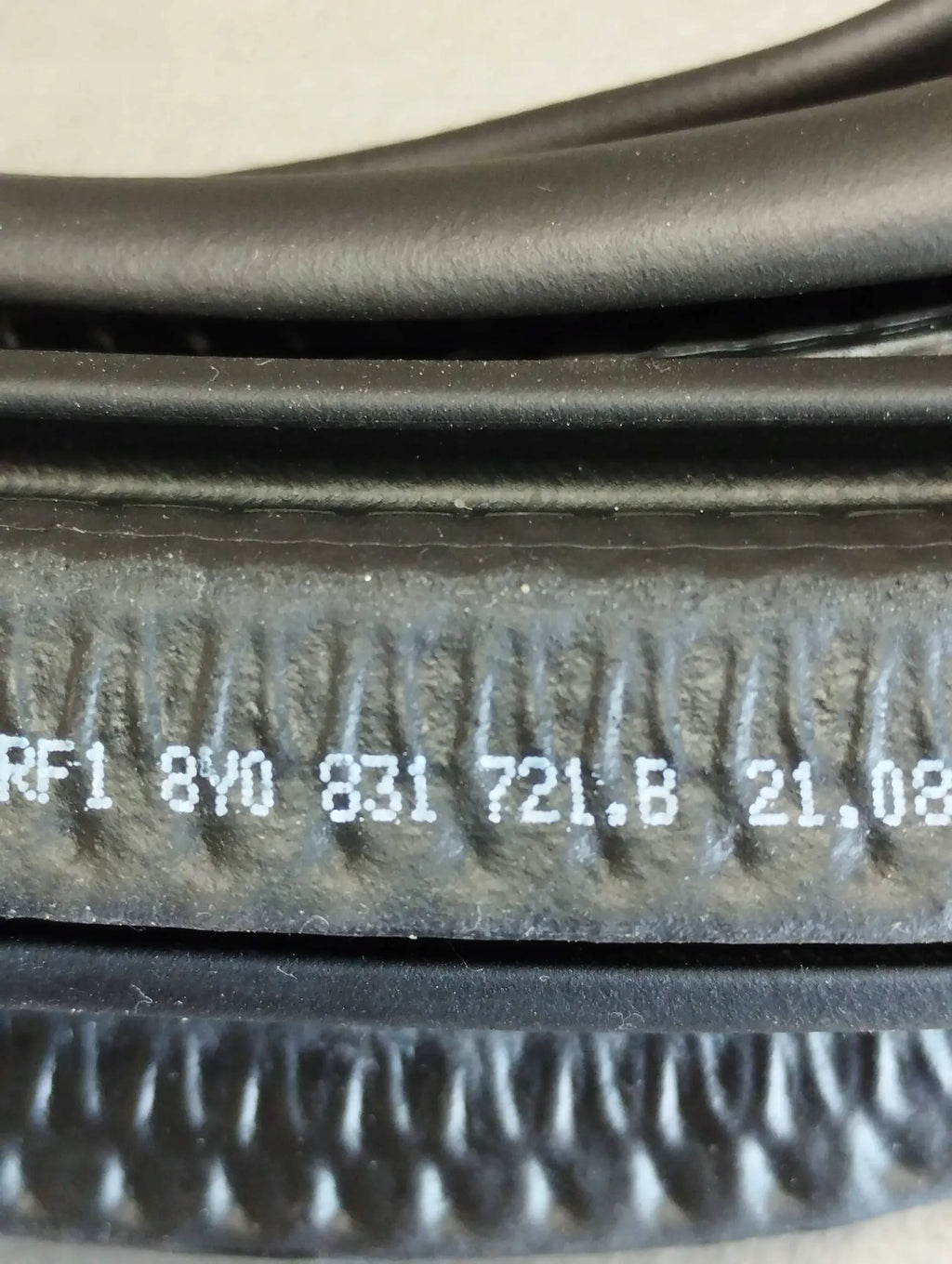 Audi S3 A3 8Y SPORTBACK DOOR SEAL LEFT FRONT 8Y0831721B