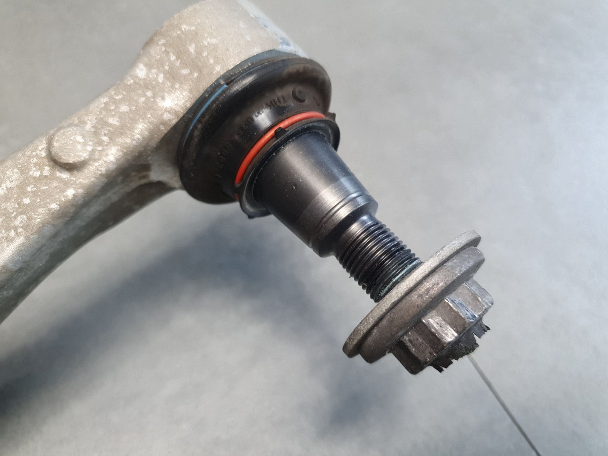 Audi SQ6 e-tron Control arm left front 85E407693H