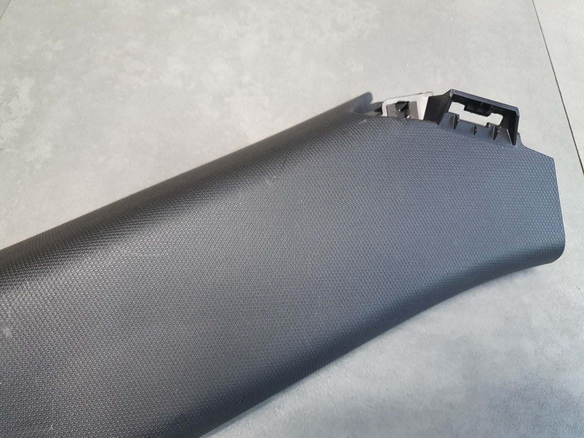 Audi SQ6 e-tron Post cover C 85H867288