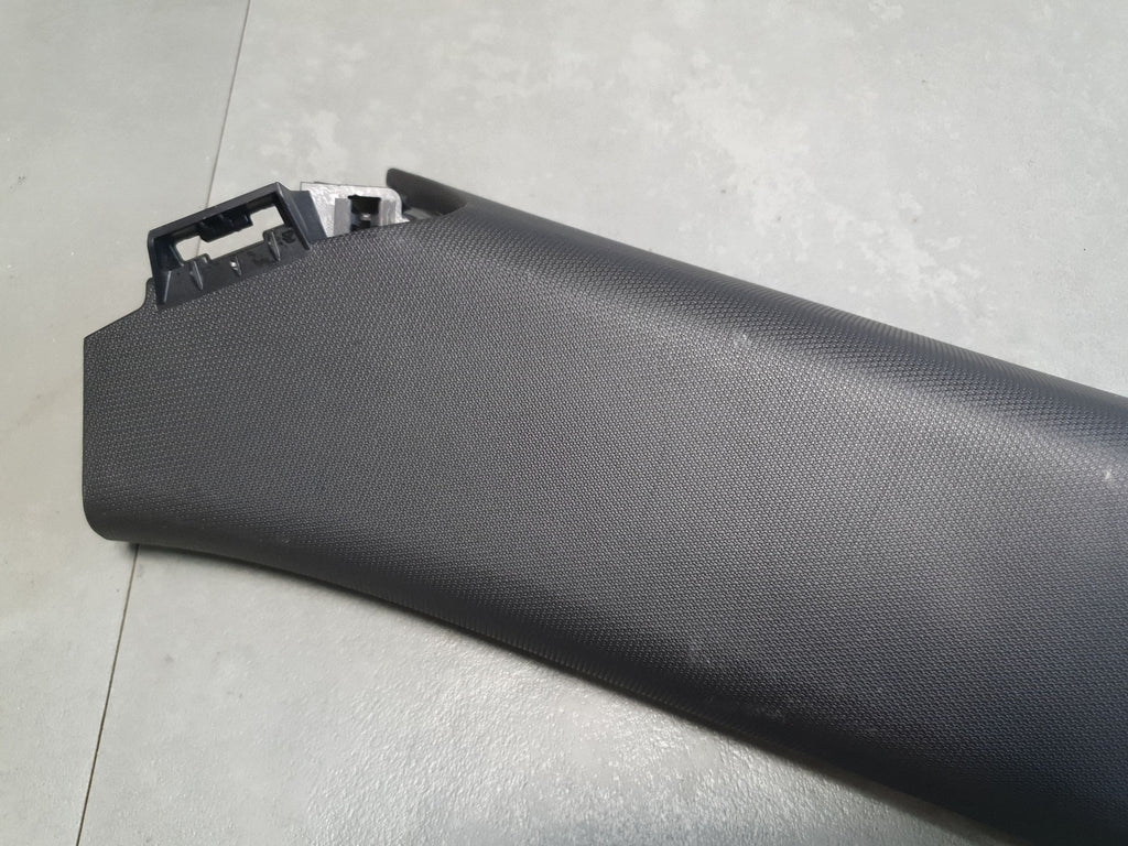 Audi SQ6 e-tron Post cover C left 85H867287