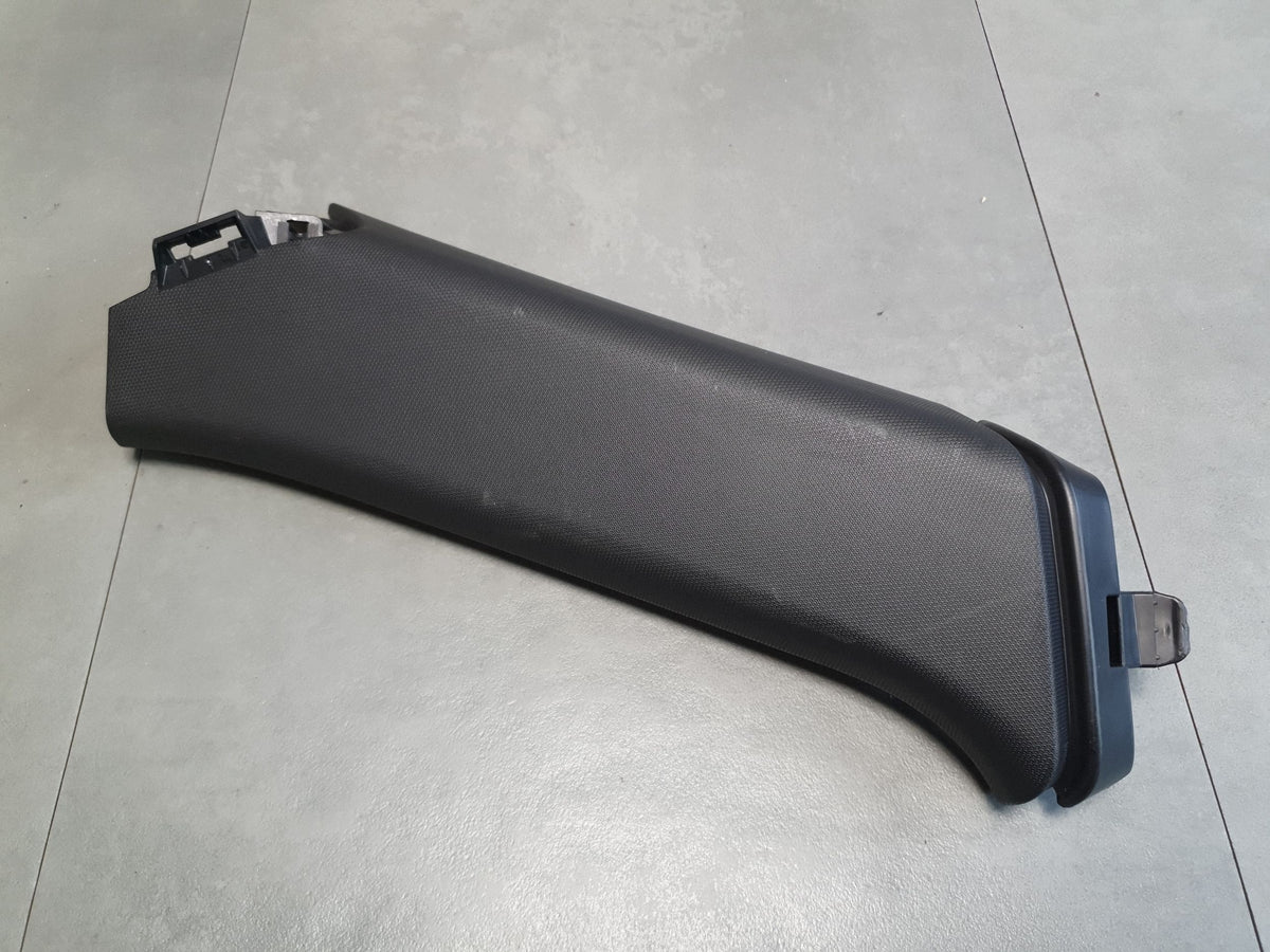 Audi SQ6 e-tron Post cover C left 85H867287