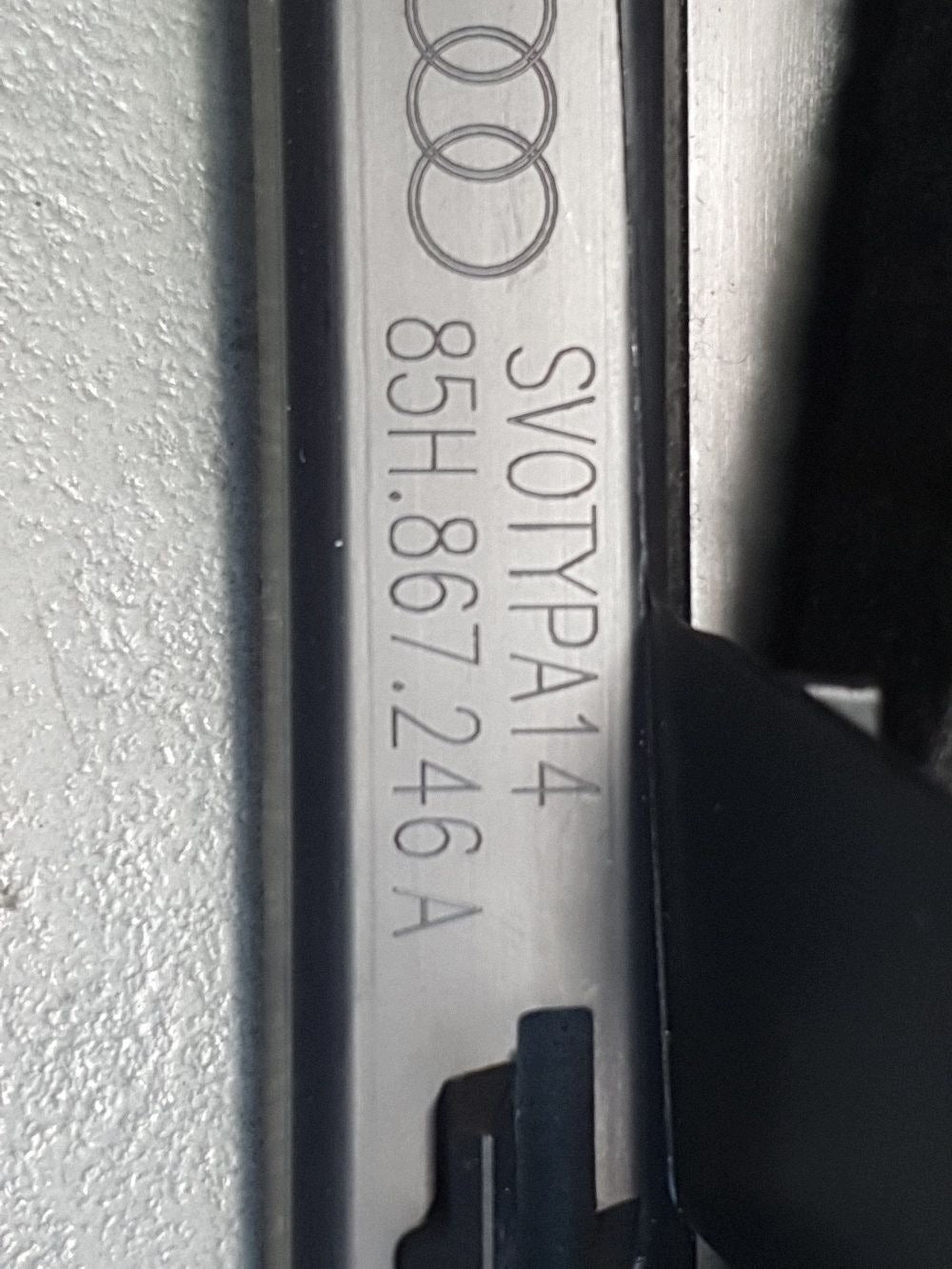 Audi SQ6 e-tron Post cover D right 85H867246A