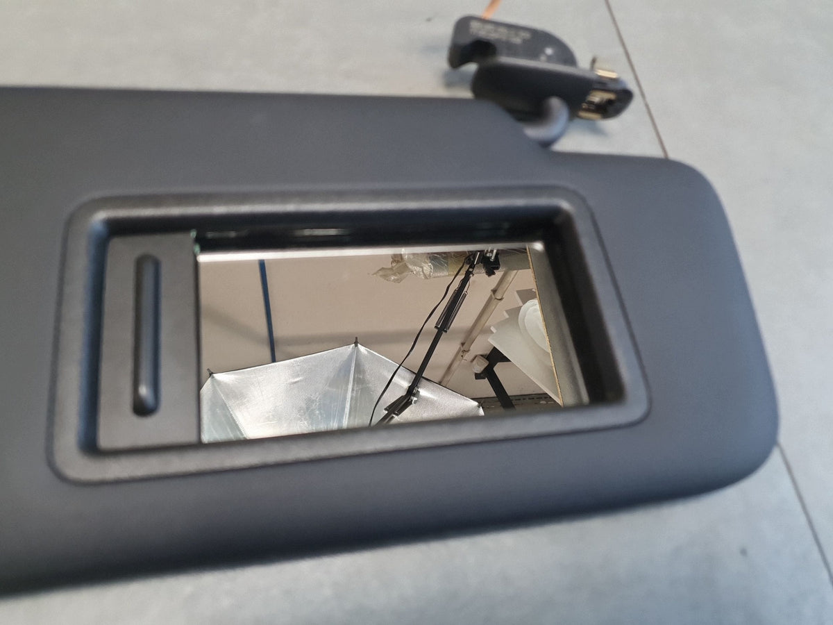 Audi SQ6 e-tron Sun visor right 85H857552D
