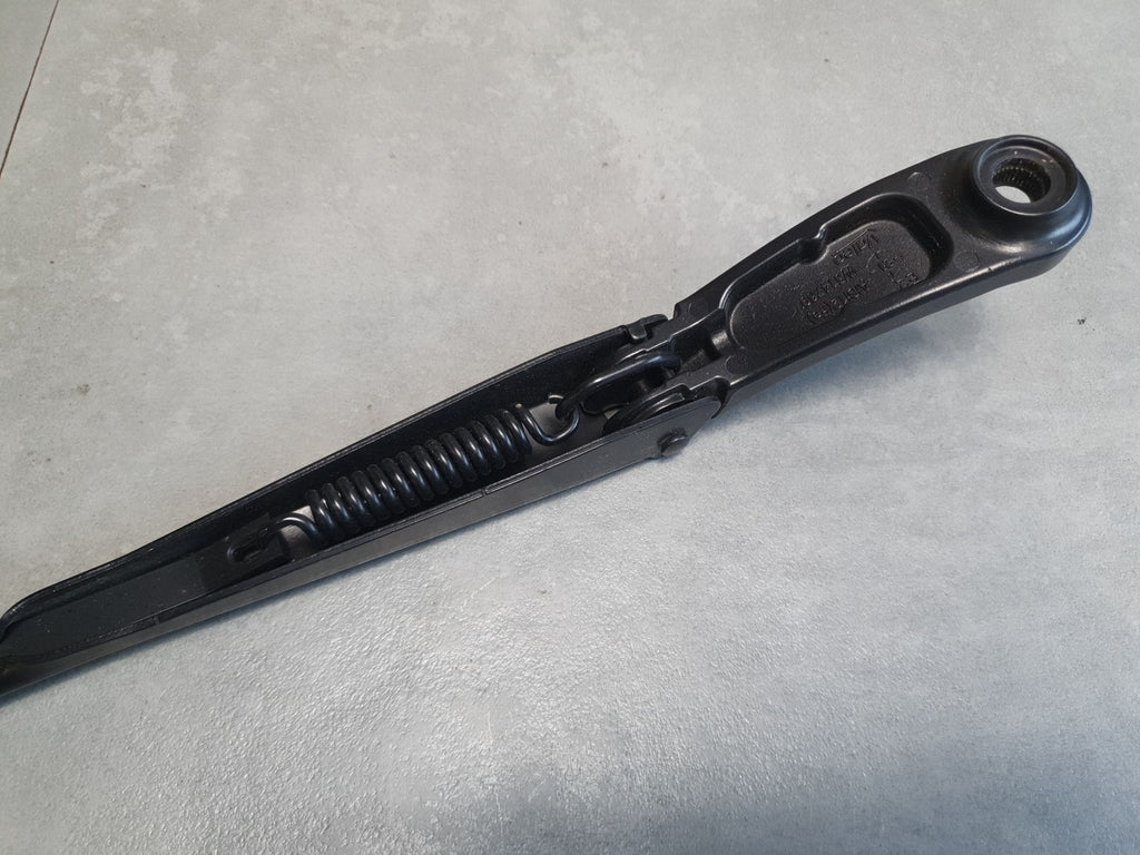 Audi SQ6 e-tron Windshield wiper arm right 95C955410