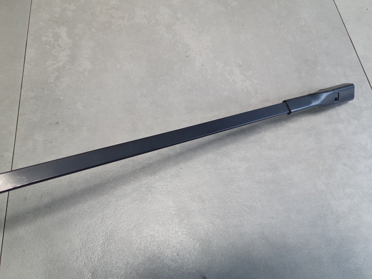 Audi SQ6 e-tron Windshield wiper arm right 95C955410