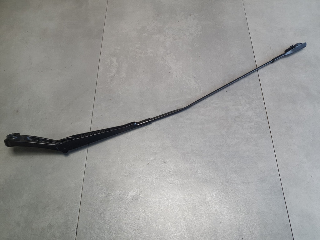 Audi SQ6 e-tron Windshield wiper arm right 95C955410