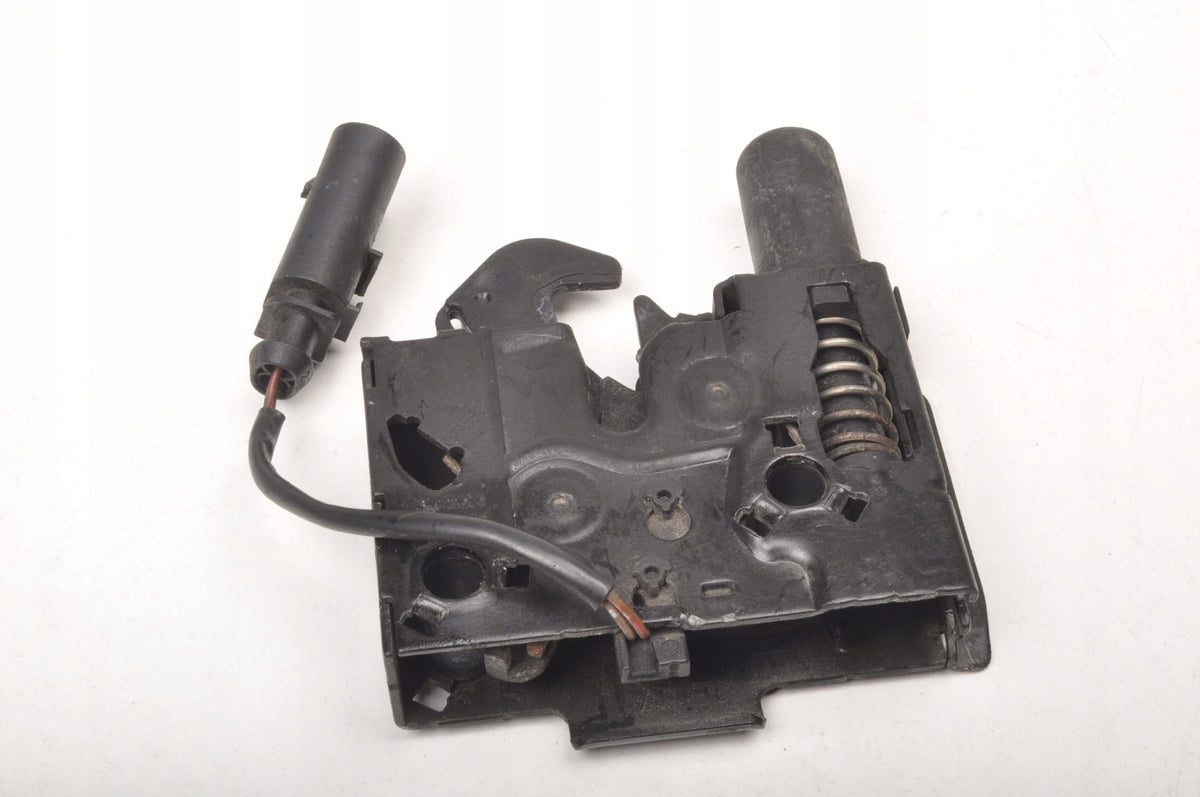 BENTLEY BENTAYGA AUDI MASK LOCK 8S0823509B
