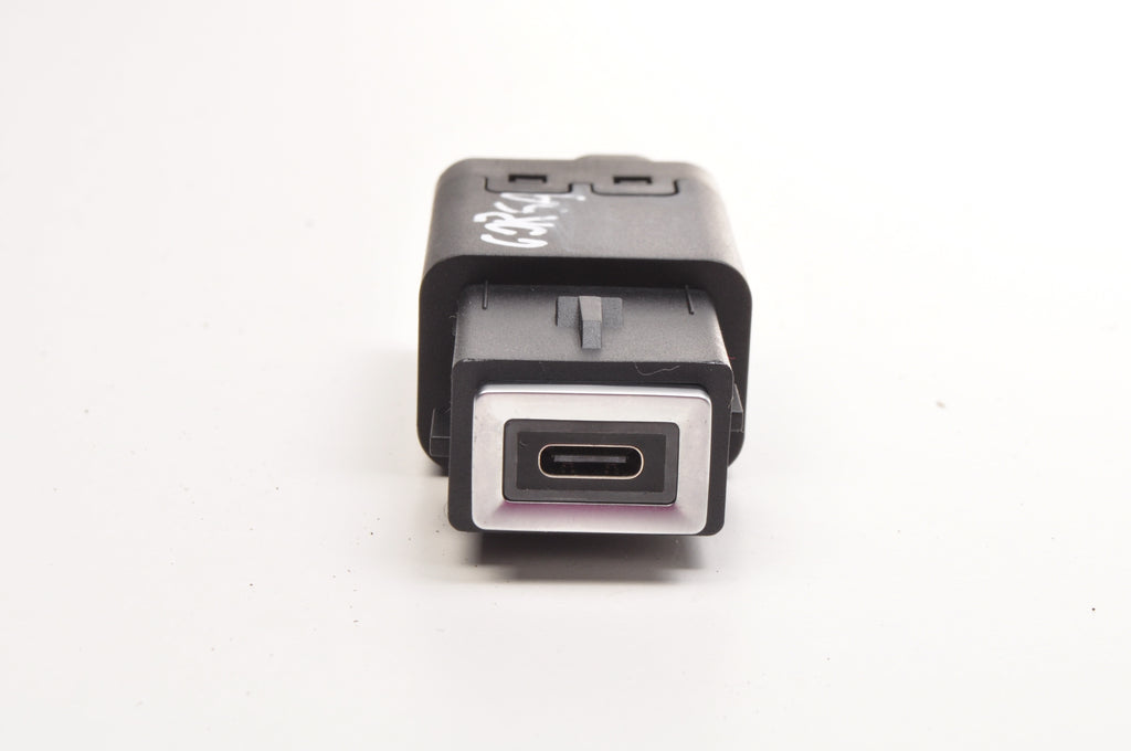 BERLINGO IV ASTRA L JEEP AVENGER OPEL CORSA F USB 9848394780 INPUT