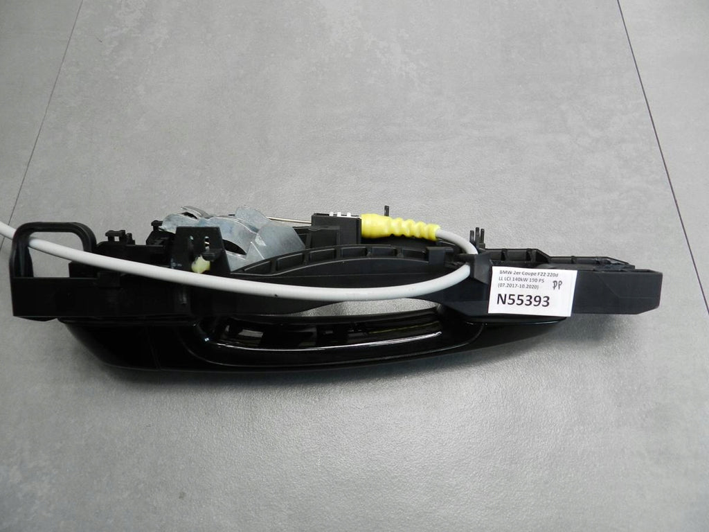 BMW 2 F22 COUPE DOOR HANDLE RIGHT BLACK 475
