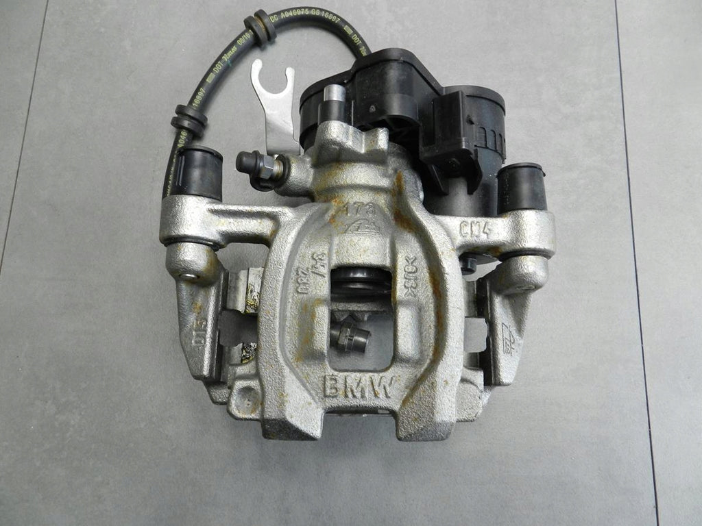 BMW 2 GT F46 218i CLAMP LEFT REAR 6798957