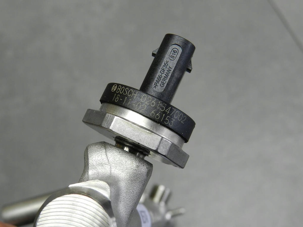 BMW 3 G20 2.0i INJECTION RAIL 8665633