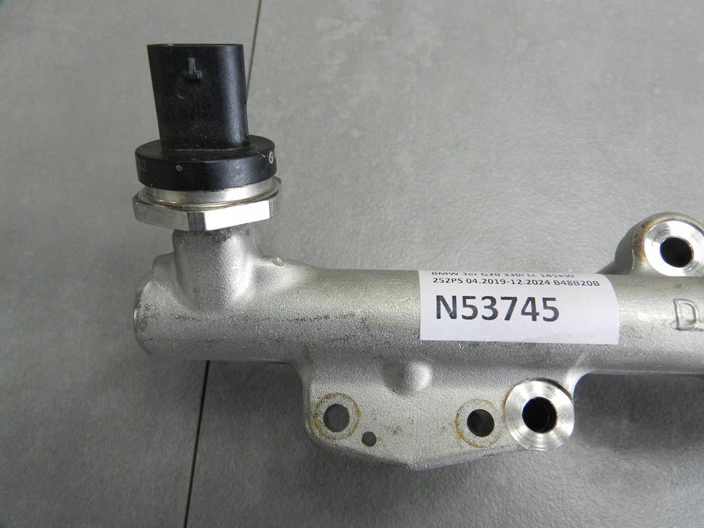 BMW 3 G20 2.0i INJECTION RAIL 8665633